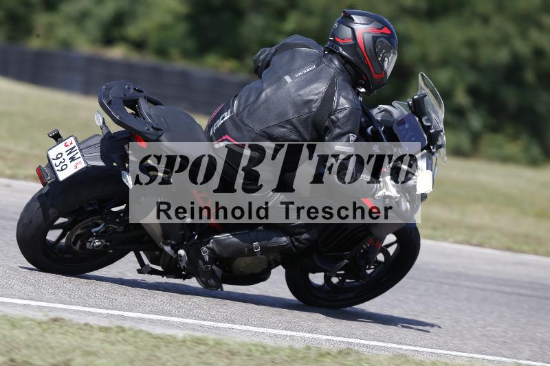 /Archiv-2025/49 26.08.2025 Cornu Master School ADR/gruen-vert/25